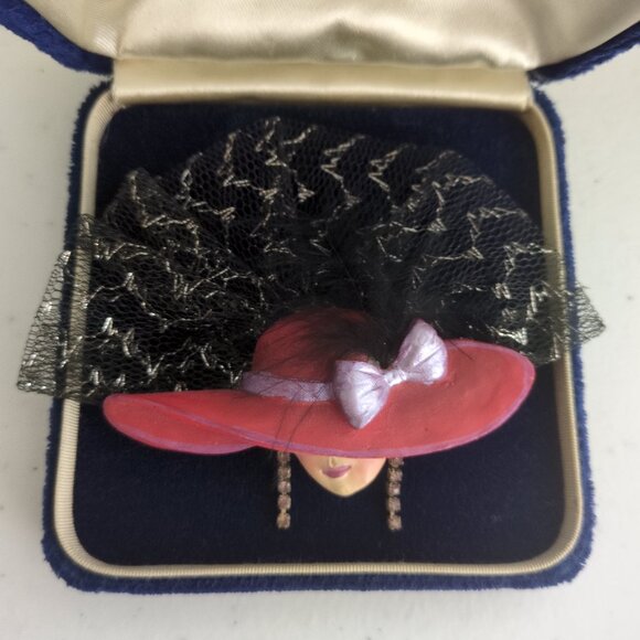 Vintage Jewelry - Lady Woman Red Hat Brooch Pin Vintage Arts Crafts Lace Rhinestone Fashion